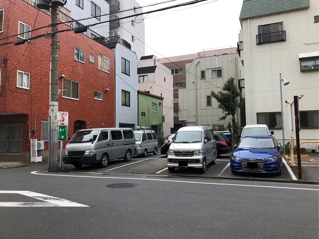 墨田区緑３丁目　月極駐車場